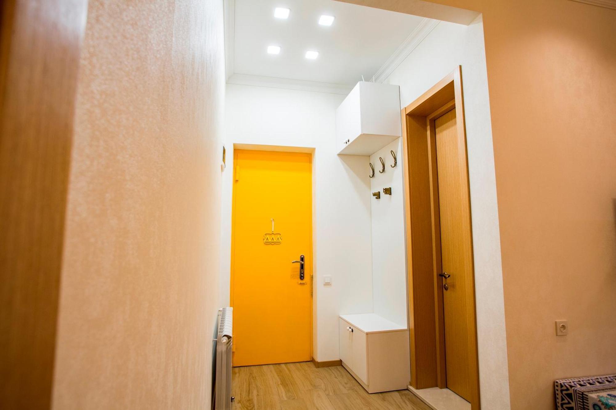 Yellow Apartment In Avlabari Tbilisi Exterior foto