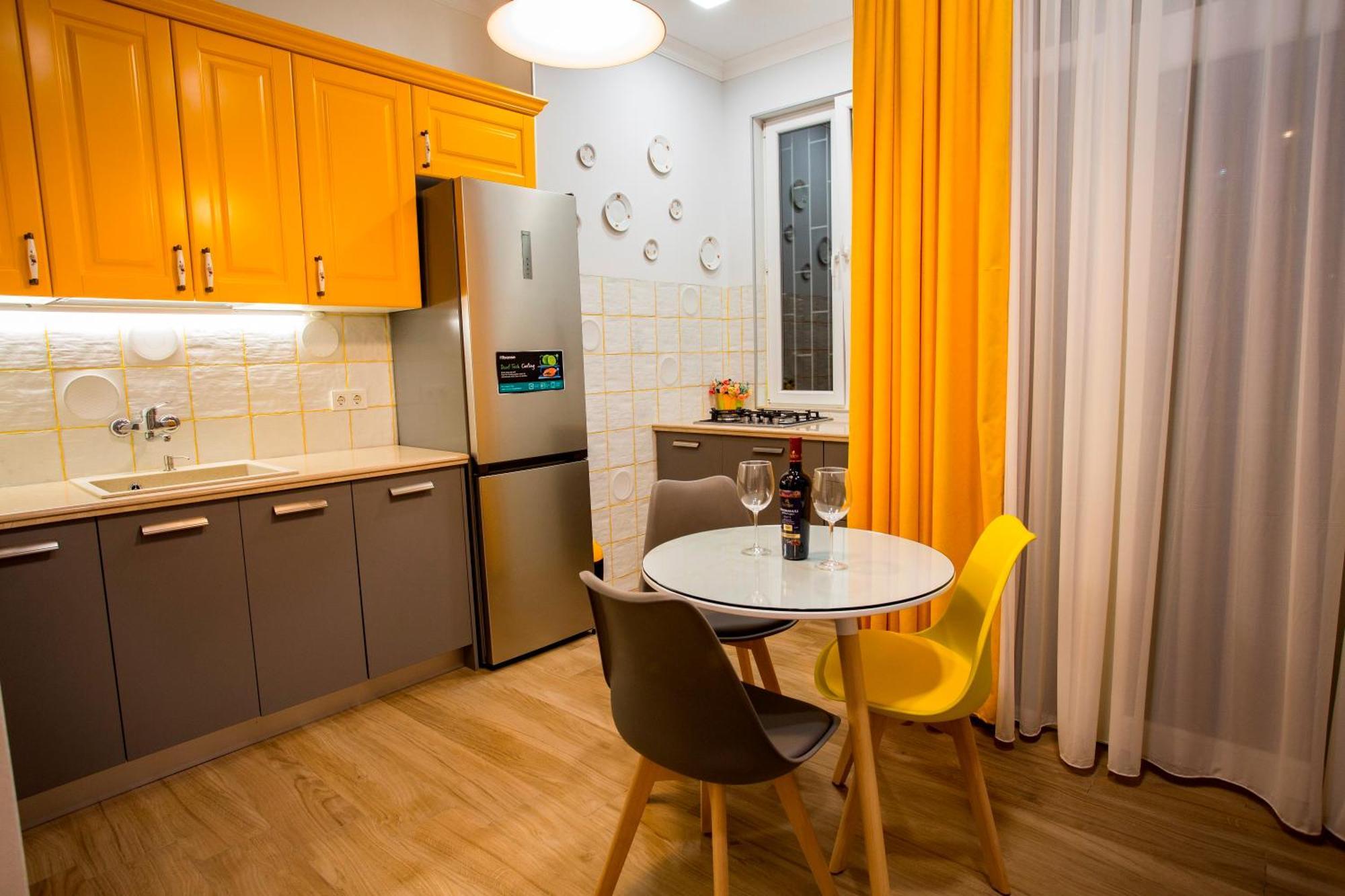 Yellow Apartment In Avlabari Tbilisi Exterior foto