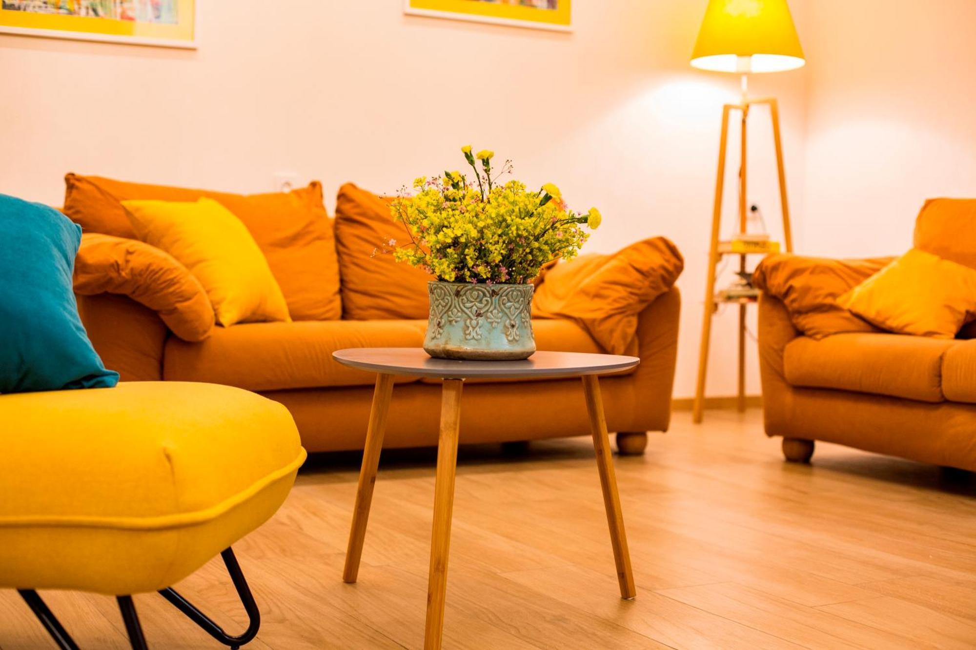 Yellow Apartment In Avlabari Tbilisi Exterior foto